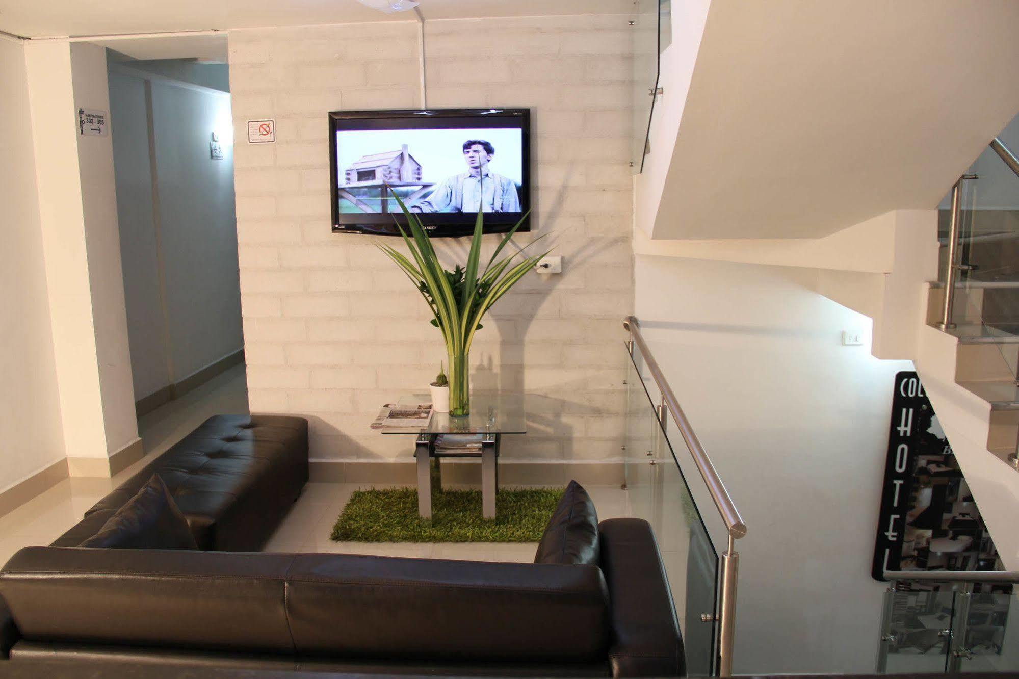 Ayenda 1254 Mi Colombia Hotel Меделин Екстериор снимка