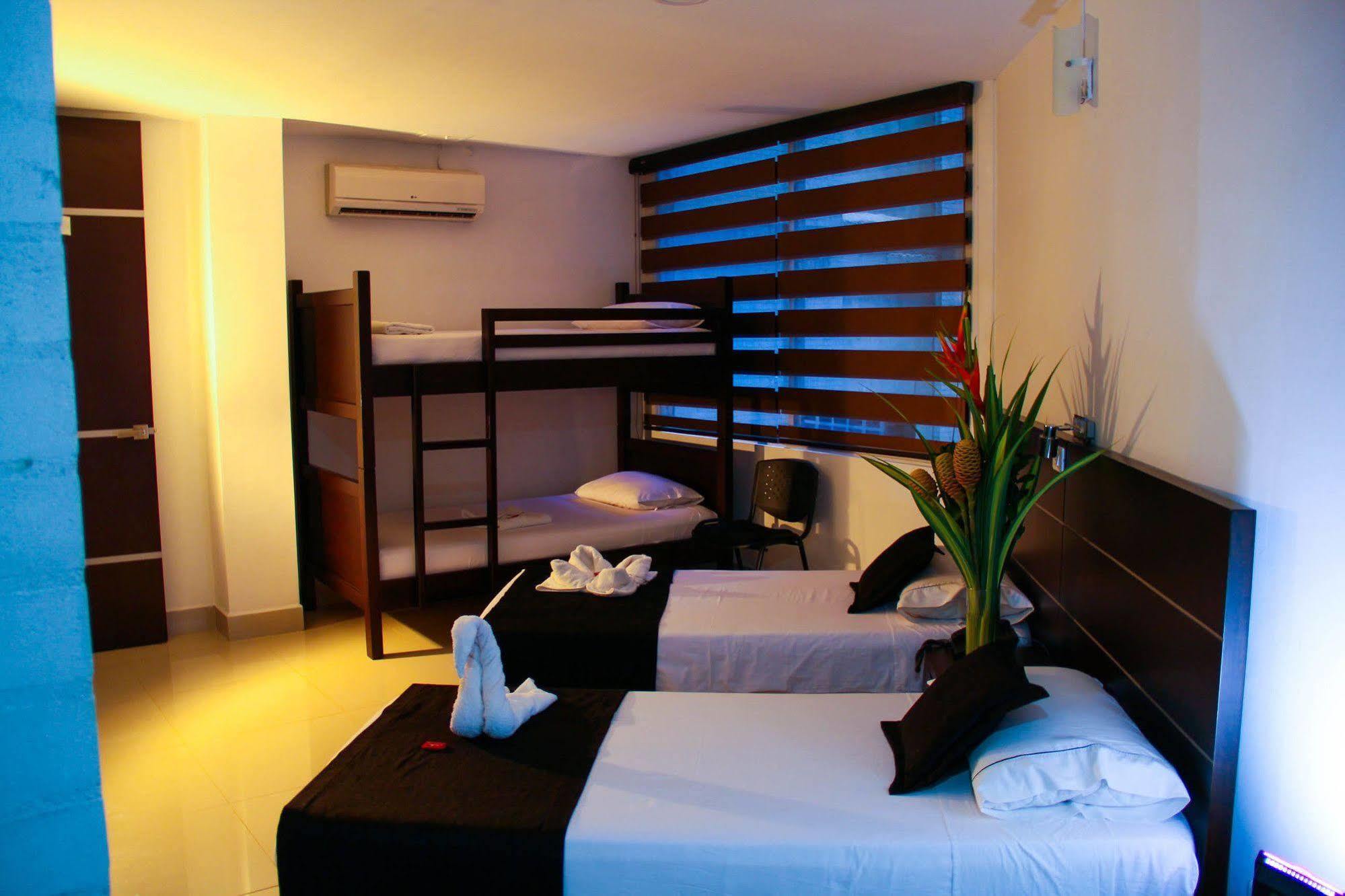 Ayenda 1254 Mi Colombia Hotel Меделин Екстериор снимка